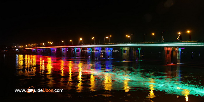 แสงสี-สะพานข้ามแม่น้ำมูล-อุบล-4_resize.jpg