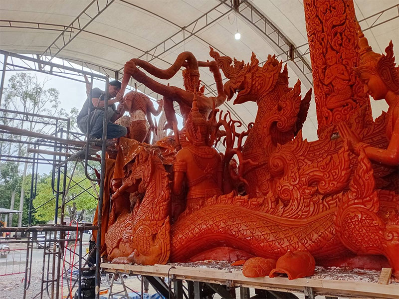 นายก อบจ.อุบลฯ ย้ำ!!! ต้นเทียนเสร็จทันโชว์งานชักพระฯ สุราษฎร์ธานี แน่นอน