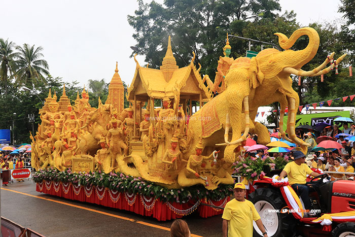 ต้นเทียนพรรษา-วัดศรีประดู่-02.jpg