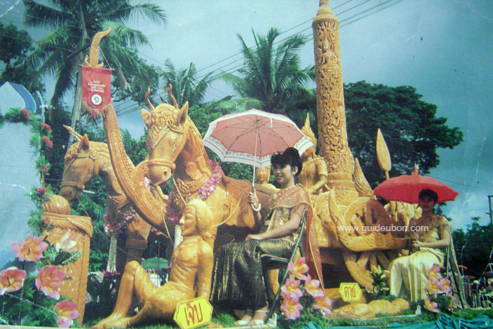 นางฟ้าต้นเทียน-งานแห่เทียน-อุบล-01.jpg
