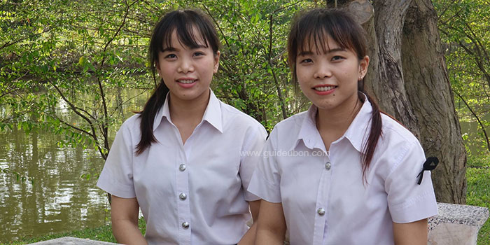บัณฑิตแฝด-อุบล-ฟ้า-ฝน-02.jpg