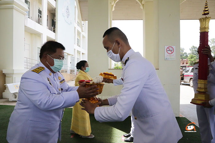 เทียนพรรษา-พระราชทาน-อุบล-04.jpg