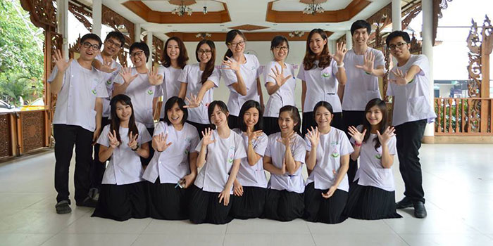 สายสุดา-ขวัญเพชร-บัณฑิตแพทย์เกียรตินิยม-05.jpg
