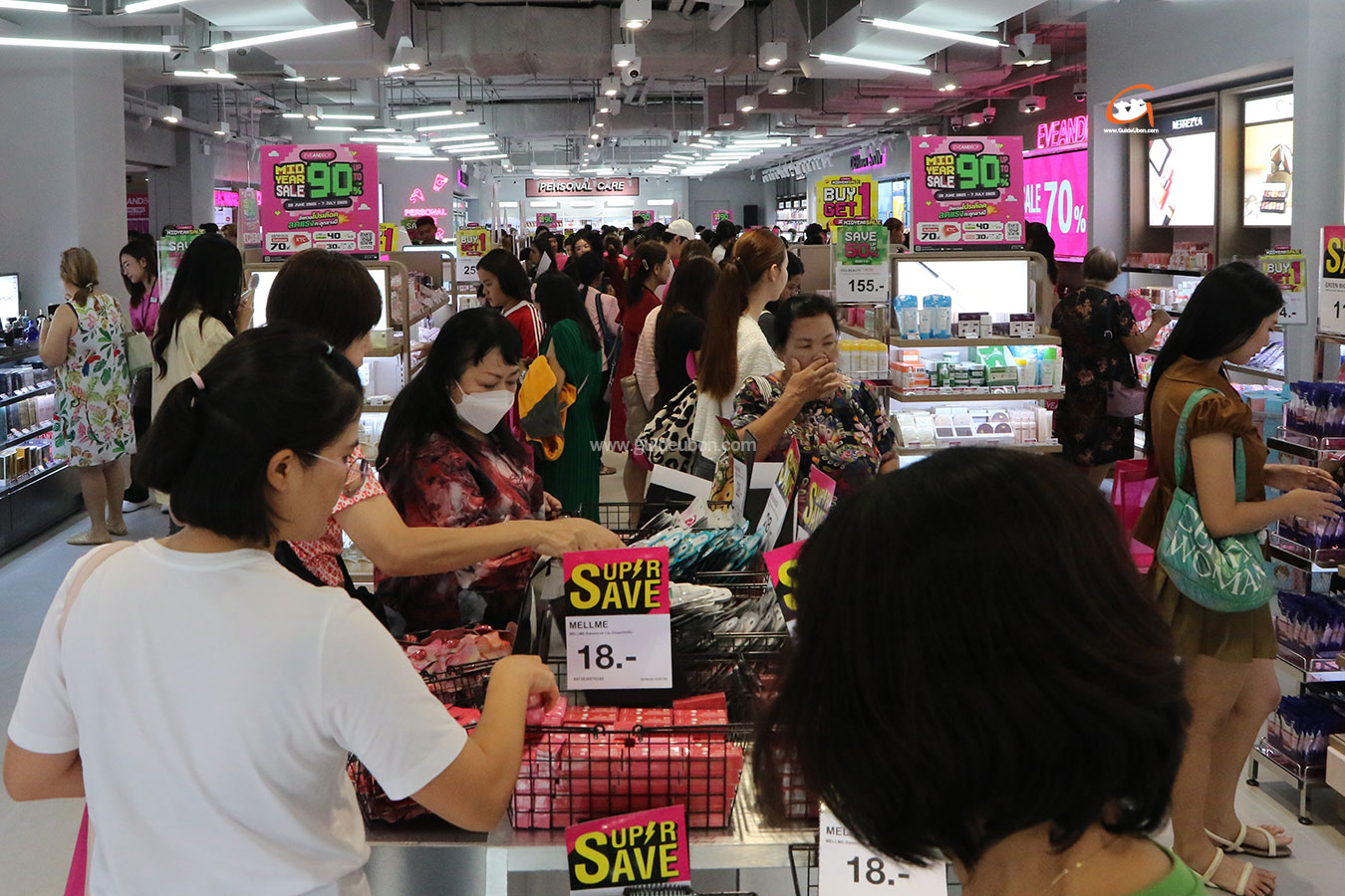 เปิดแล้ว EVEANDBOY สาขาสุนีย์ทาวเวอร์ ลดแรงสูงสุดถึง 70%