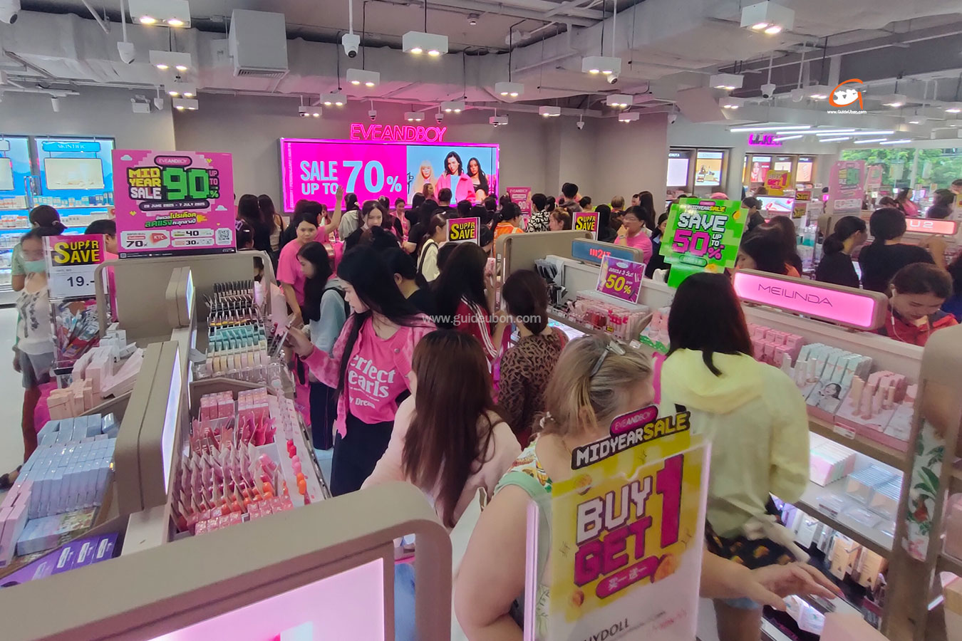 เปิดแล้ว EVEANDBOY สาขาสุนีย์ทาวเวอร์ ลดแรงสูงสุดถึง 70%