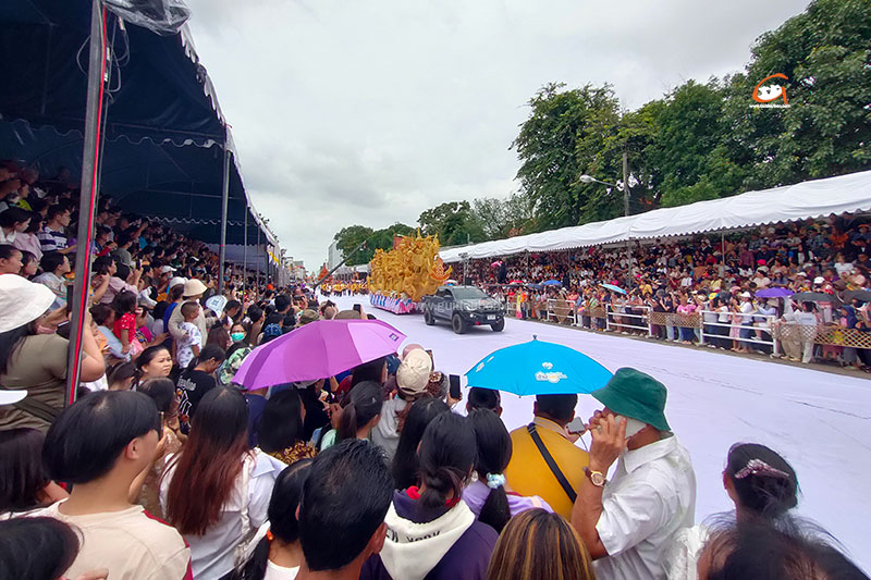 งานแห่เทียนอุบลฯ 2568 สุดยิ่งใหญ่ คาดเงินสะพัด 1,000 ล้านบาท