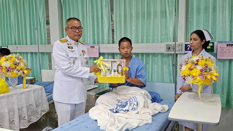 ในหลวงทรงรับผู้บาดเจ็บไว้เป็นคนไข้ ในพระบรมราชานุเคราะห์