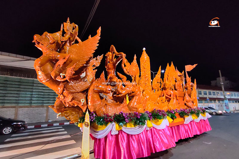 ต้นเทียนวัดศรีแสงทอง ตัวแทนทูตวัฒนธรรม โชว์งานประเพณีชักพระ สุราษฎร์ธานี