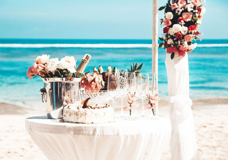 แจก 5 ธีมสำหรับแพ็คเกจงานแต่งริมทะเลในฝัน สวยสมมง โรแมนติกกว่าใคร!