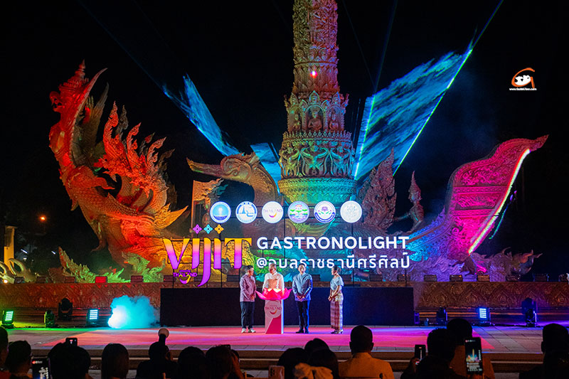 ปรากฏการณ์แสงสีแห่งศรัทธายามค่ำคืน VIJIT GASTRONOLIGHT @อุบลราชธานีศรีศิลป์ 