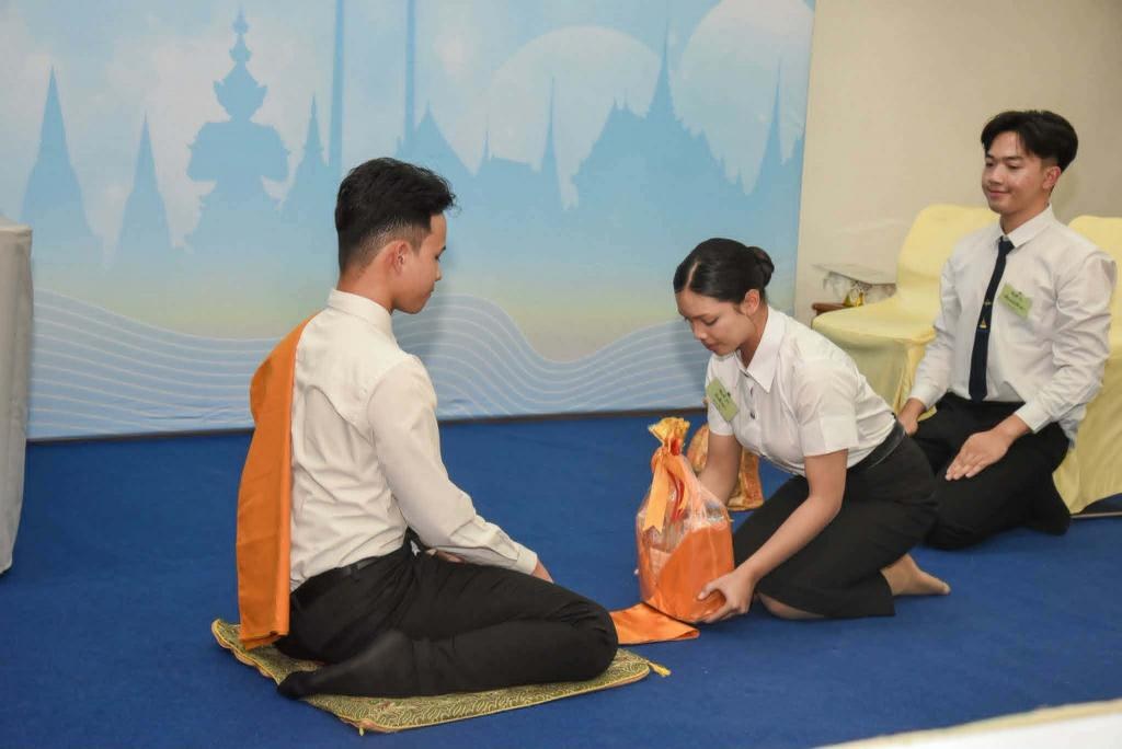 ม.อุบลฯ รับถ้วยพระราชทาน การประกวดเยาวชนต้นแบบด้านมารยาทไทย