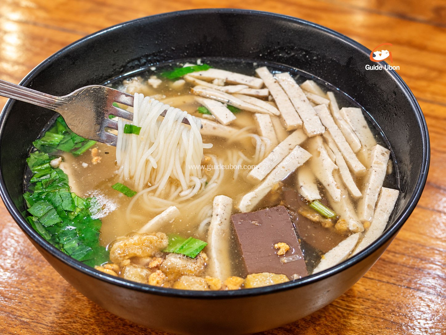 จั๊บ กะ เพรา x ลุงแซม ก๋วยจั๊บอุบล–กะเพรารสเด็ด