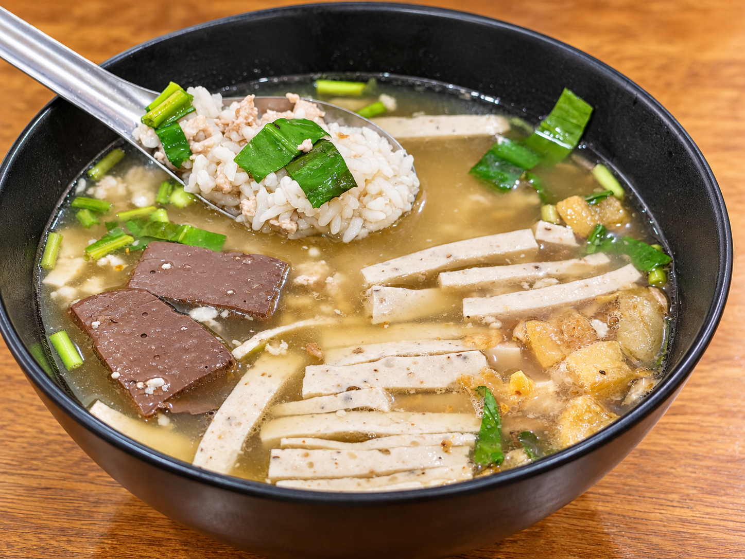 จั๊บ กะ เพรา x ลุงแซม ก๋วยจั๊บอุบล–กะเพรารสเด็ด