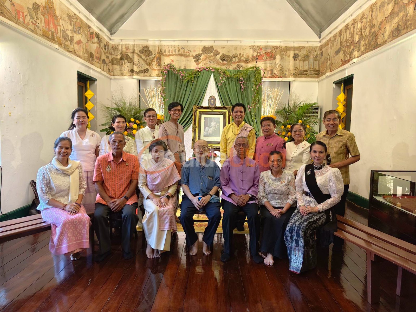 ผ้าหม่อมเจียงคำคืนอุบลฯ เปิดเรื่องราวแพรผ้า สืบสานภูมิปัญญาช่างทอ