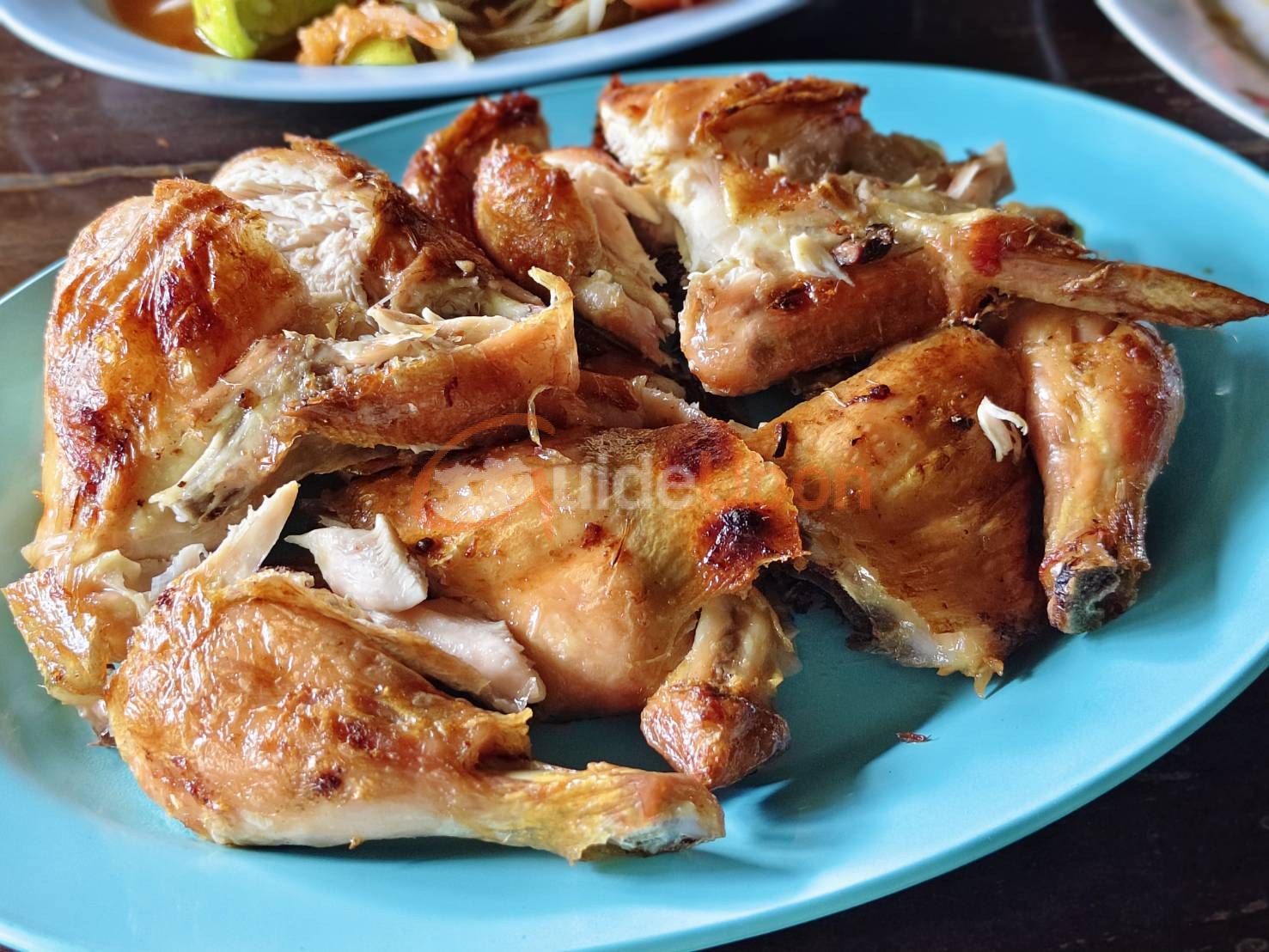 แวะชิม ท้าวคำพูไก่ย่าง อาหารอีสานพื้นบ้าน ของดีเมืองพิบูลฯ