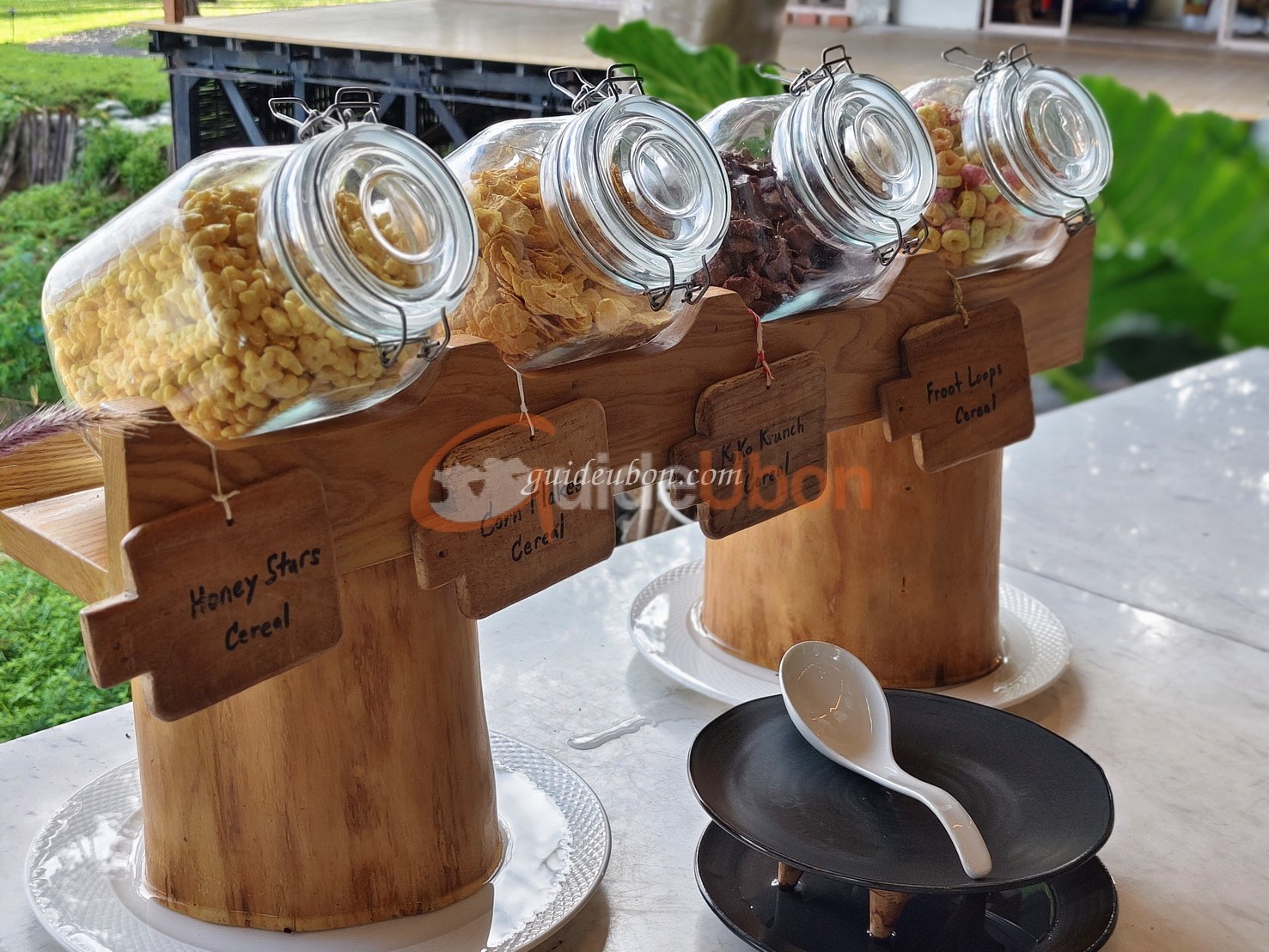 อาหารเช้าที่ทอแสง โขงเจียม เสน่ห์รสท้องถิ่นที่ชวนให้ตื่นมาชิม