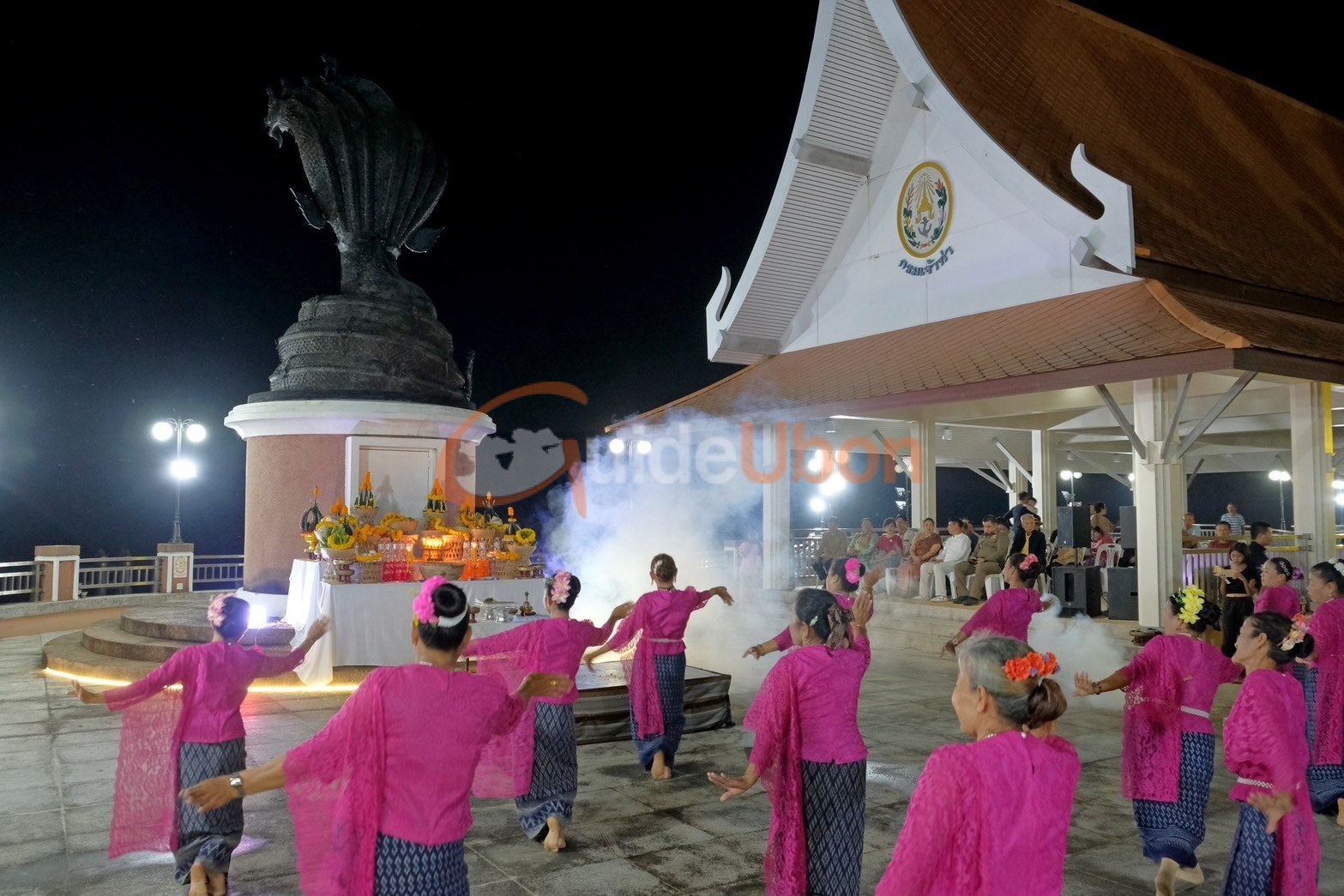 โขงเจียมสืบสานบุญออกพรรษา ชูเสน่ห์วัฒนธรรมริมโขง