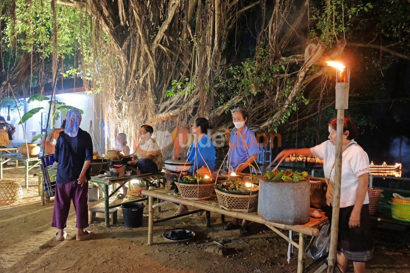 โขงเจียมสืบสานบุญออกพรรษา ชูเสน่ห์วัฒนธรรมริมโขง